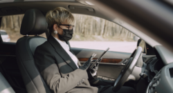 Simple text follow-up strategies Florida chauffeurs use to land repeat tourism clients, increase hourly earnings in Miami and Orlando, and build steady airport and cruise bookings.